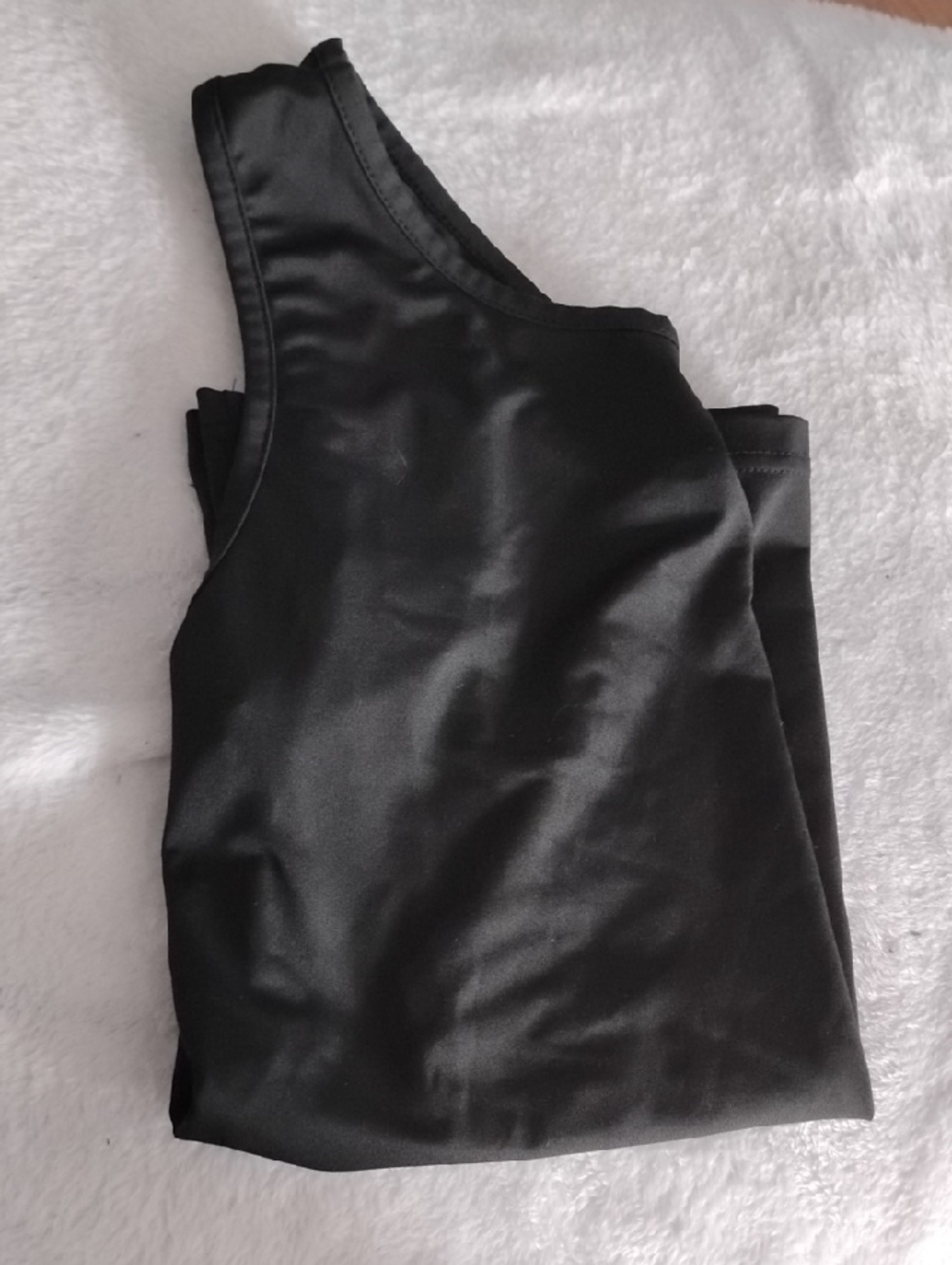 Classic Black Women's Tank Top - Versatile Everyday Layer